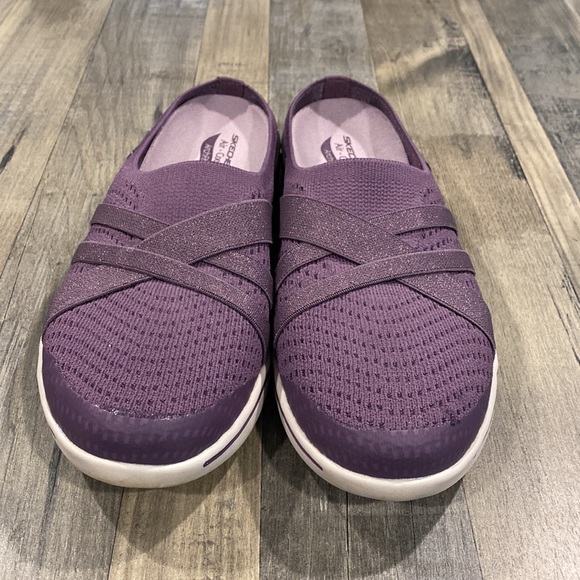Skechers Arch Fit Slip Ons - Picture 2 of 9